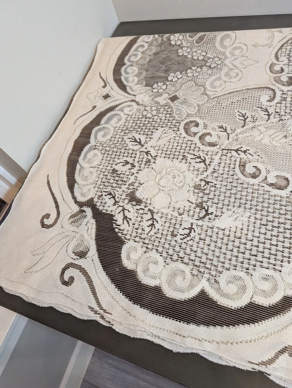 Vintage Sheer Brown Decorative Lace Tablecloth Boho Cottagecore Size 106